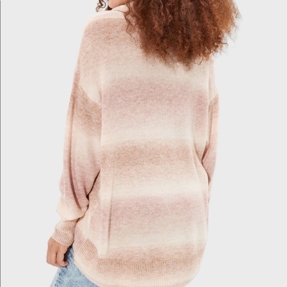 NWT NEW American Eagle Oversized Dreamspun Turtleneck Sweater Size XS - Picture 3 of 10